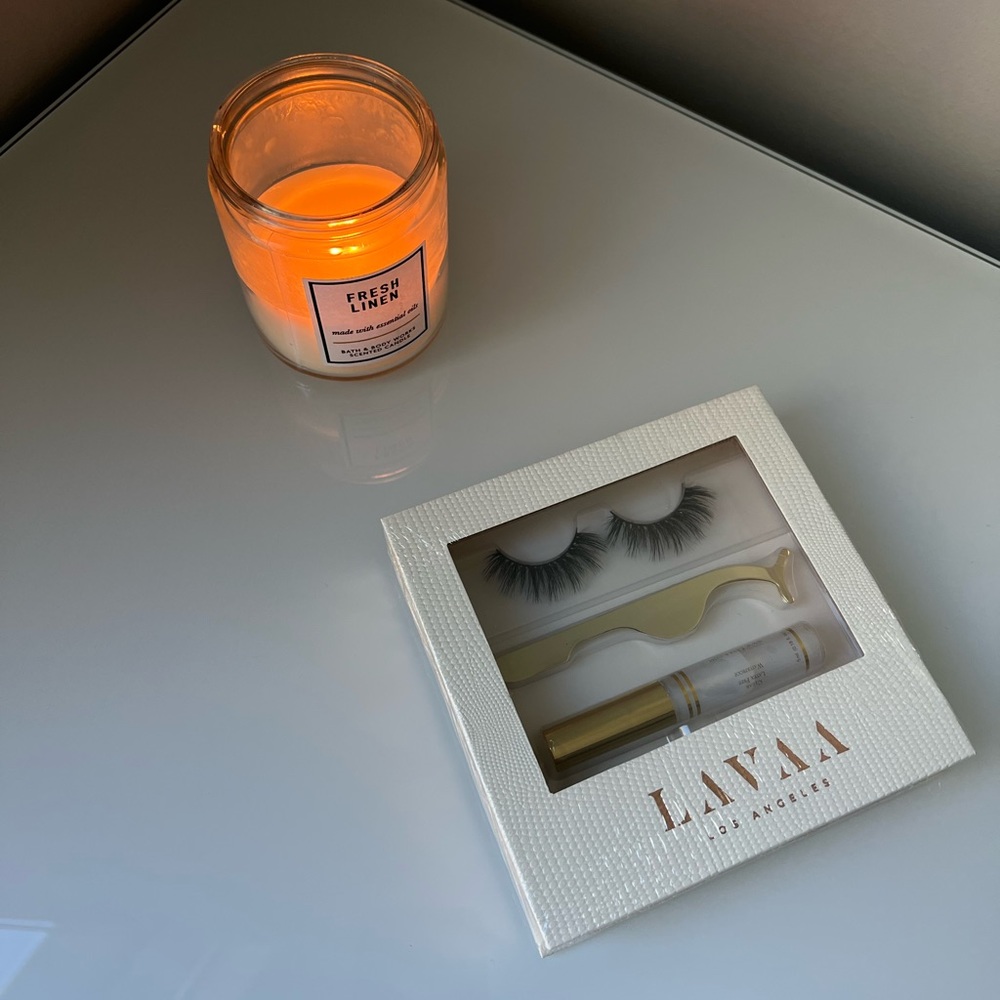 LAVAA Lashes Flirty 3D Mink Lash Set - Up to 30 Uses NIB Sealed RV $54